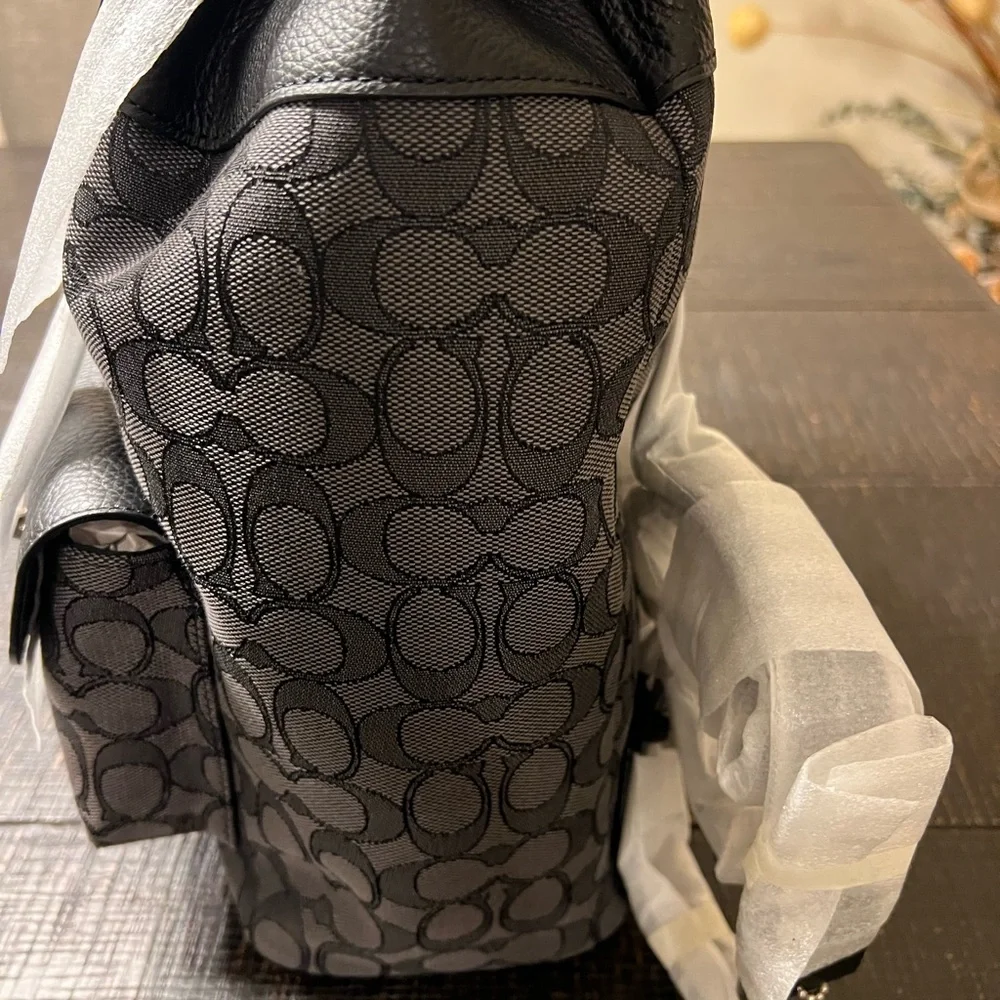 Coach Signature Backpack - Picture 3 of 4